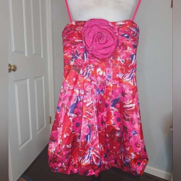 BCBG Max Azaria Floral Begonia Sleeveless Bubble Hem Mini Dress - Picture 2 of 7